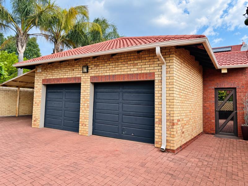 3 Bedroom Property for Sale in Langenhovenpark Free State